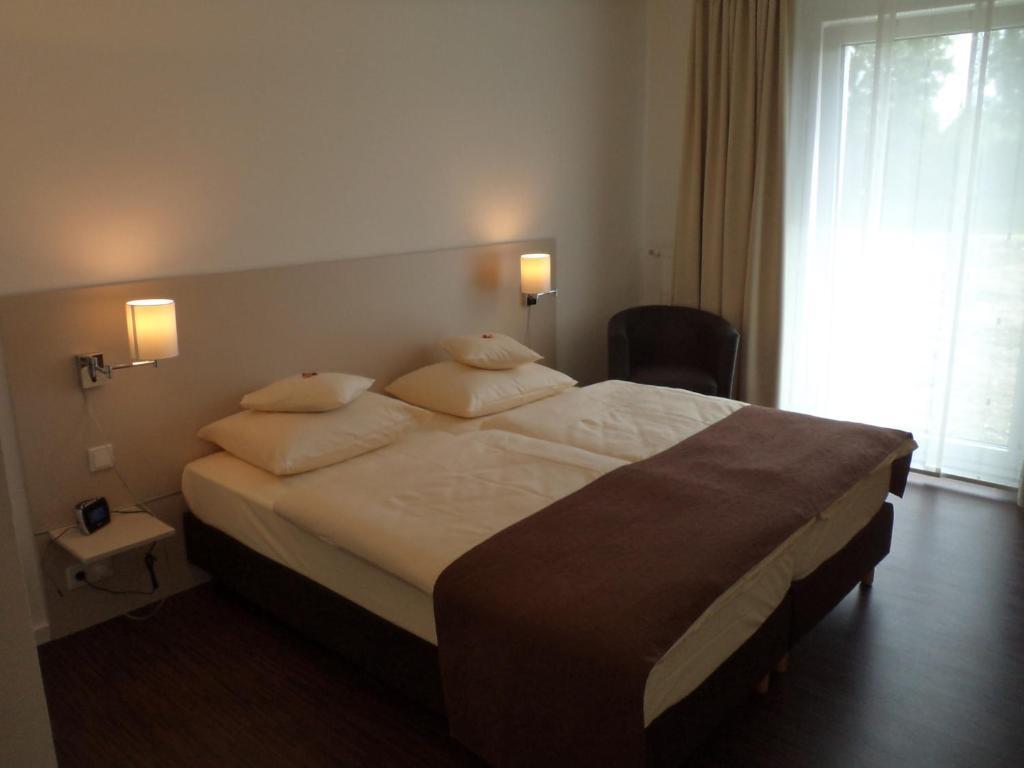 Das Neue Hotel Am Park 프론덴베르크 객실 사진