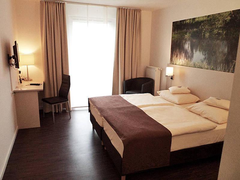 Das Neue Hotel Am Park 프론덴베르크 외부 사진
